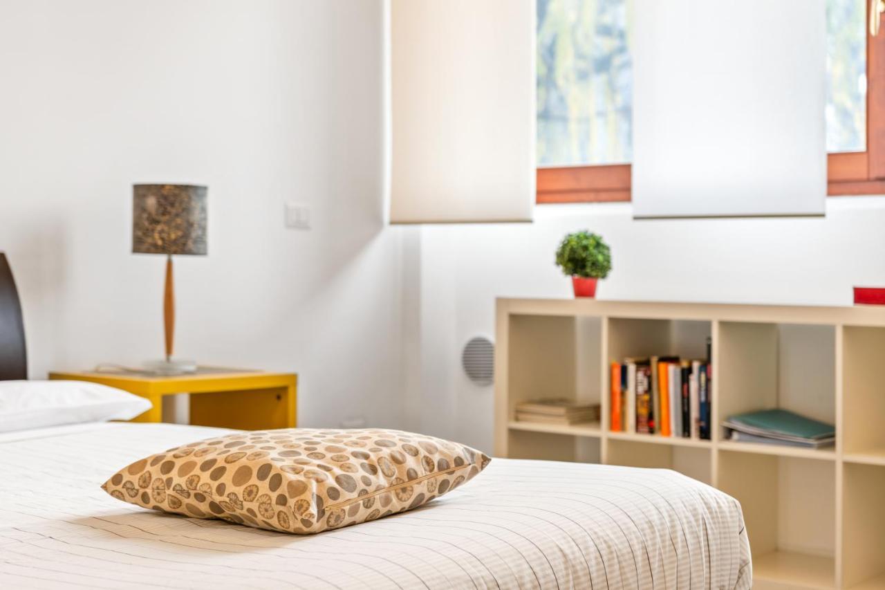 Il Salice - Affitti Brevi Italia Appartement Lecco Buitenkant foto